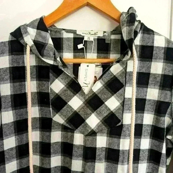 Simply Noelle Black/White Lightweight Plaid  Sweater Size XSmall - Picture 4 of 5